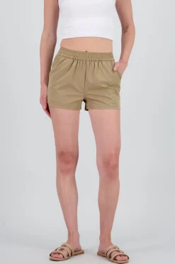 Shorts cortos con bolsas lisos