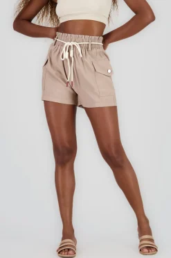 Shorts Detalle Jaretas