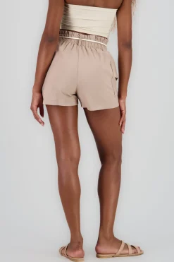 Shorts Detalle Jaretas