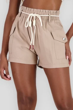 Shorts Detalle Jaretas