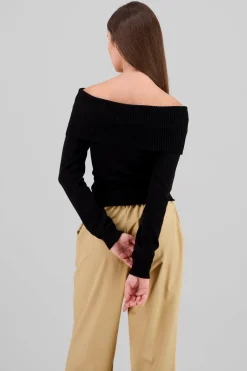 Sueter off shoulder tejido