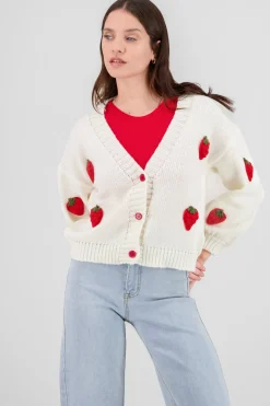 Sueter tejido con fresas 3D