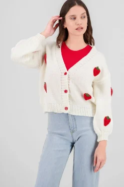 Sueter tejido con fresas 3D