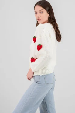 Sueter tejido con fresas 3D