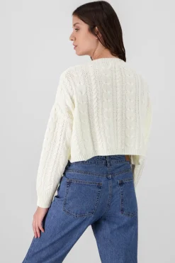 Suéter corto tejido trenzado
