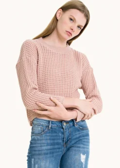 Suéter tejido corto