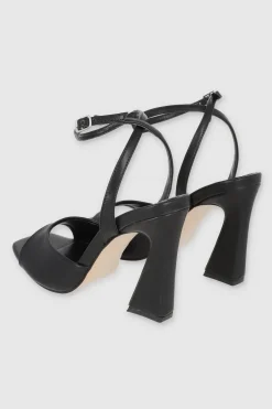 Tacón acampanado tira peep toe