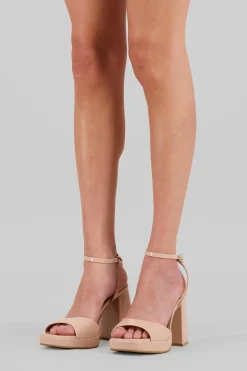 Tacón media plataforma charol