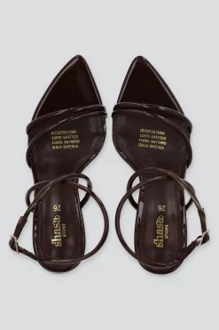 Tacón puntal tiras charol