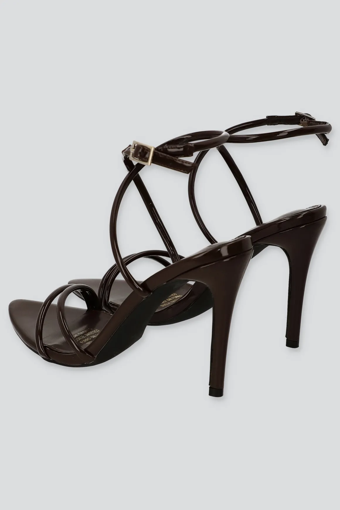 Tacón puntal tiras charol