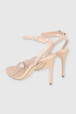 Tacón sencillo tiras delgadas charol