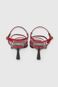 Tacón tiras charol suela borde