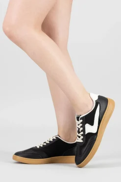 Tenis casual bordado lateral