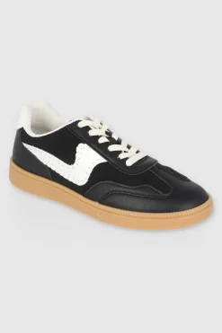 Tenis casual bordado lateral