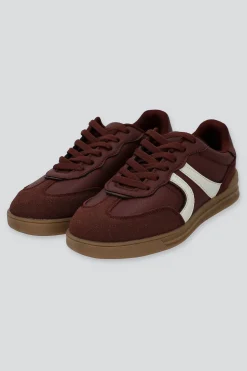 Tenis casual contraste materiales lineas