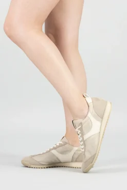 Tenis suela dentada contraste material