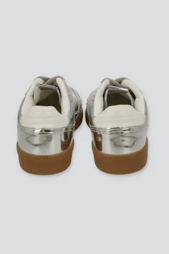 Tenis texturas cortes contrastes materiales