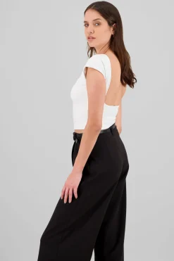 Top liso con espalda descubierta