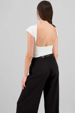 Top liso con espalda descubierta