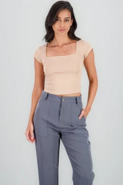 Top liso escote cuadrado manga corta