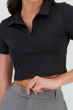 Top manga corta detalle cuello polo