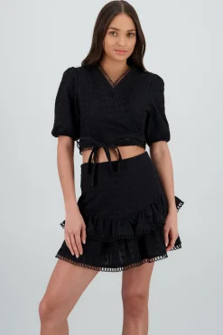 Top manga corta detalle textura