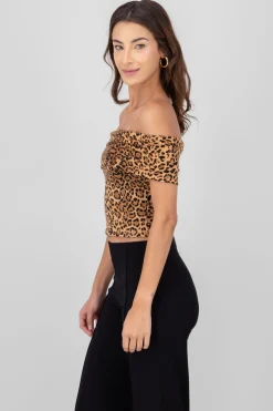 Top off shoulder de animal print