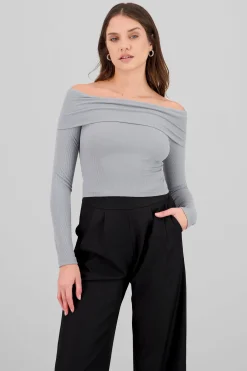 Top off shoulder manga larga rib