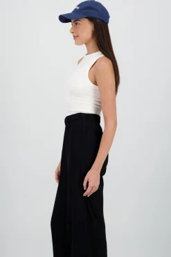 Top sin manga detalle seamless liso