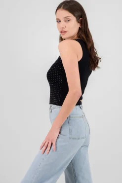 Top sin mangas detalle brillos