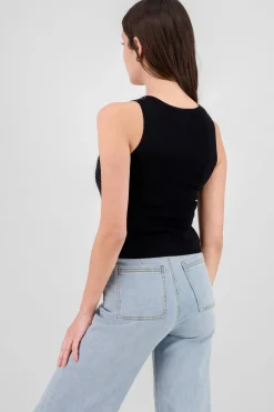 Top sin mangas detalle brillos