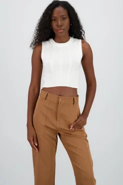 Top tejido corto sin mangas