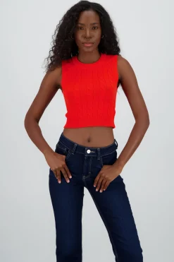 Top tejido corto sin mangas