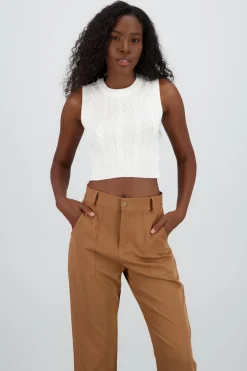 Top tejido corto sin mangas