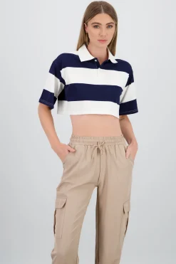 T-shirt crop cuello polo detalle rayas