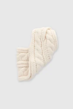 Valerina tejida trenzas cruzadas