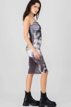 Vestido bodycon liso co textura