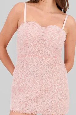 Vestido con copas y textura