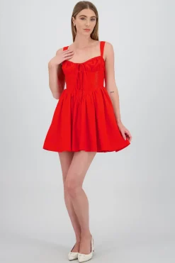 Vestido detalle de encaje corto