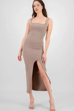 Vestido Maxi Acanalado Abertura