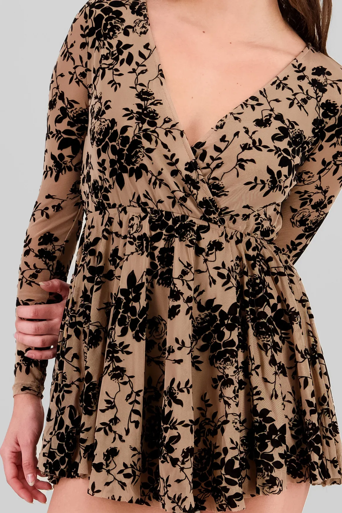 Vestido Mesh Flock Manga Larga