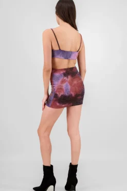 Vestido mini brillante con escote abierto