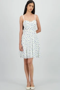 Vestido mini con copas de textura y flores