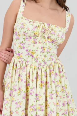 Vestido mini escote plisado flores