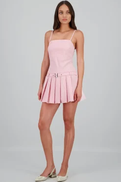 Vestido mini tableado con cinturon