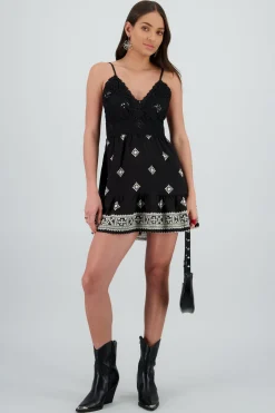 VESTIDO MINI TIRANTES DET BORDADO