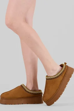 Zueco peluche franja