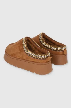 Zueco peluche franja